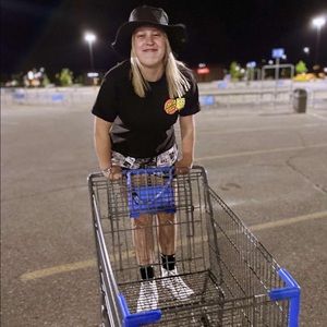 Meet your Posher, Logan